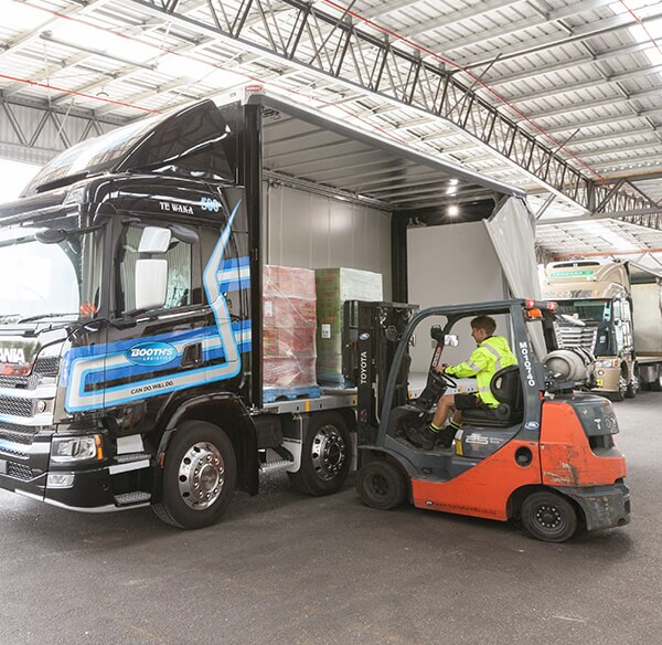 Booth's Logistics - Devanning Booth's Logistics - Devanning